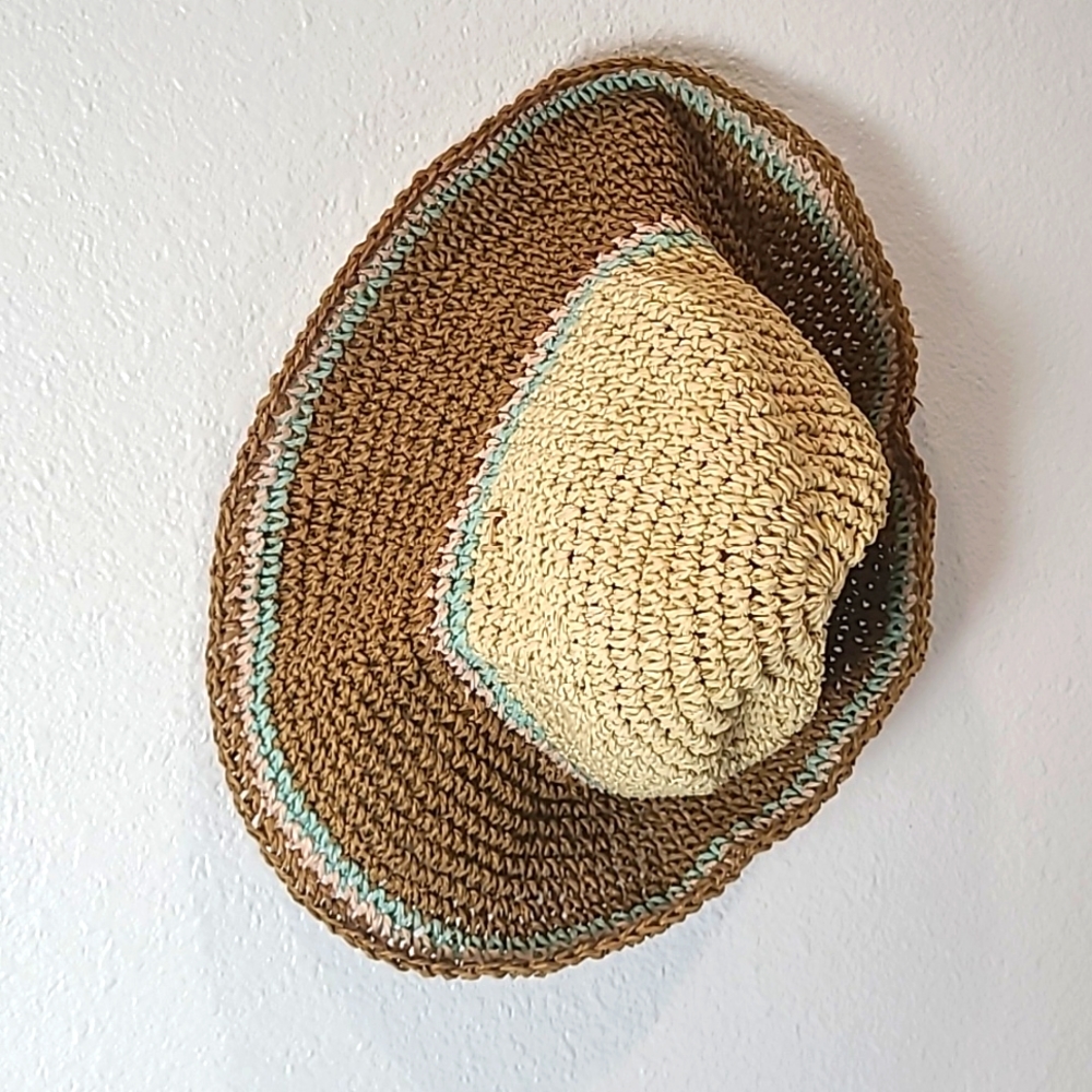 Halston straw hat summer beach